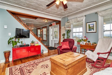 Successful Airbnb property: Ancestral home in the countryside in Memphrémagog