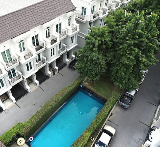 MIQ_home403/Asok BTS/Resort Pool/9pax/1000MbWifi gallery image 3