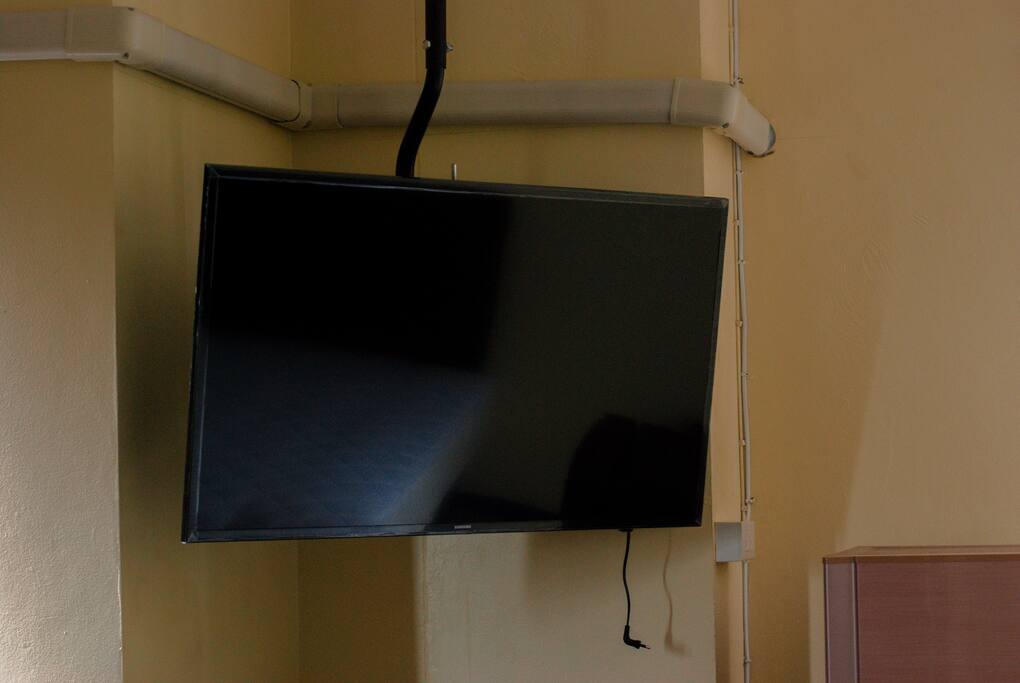 HugeTelevision !