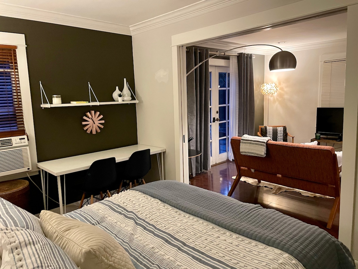 Schuifdeuren bieden deze ruimte extra privacy wanneer het tijd is om af te koelen.