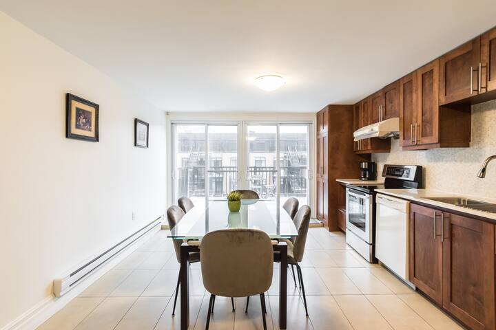 Friends&Family Big Renovated Downtown FREE PARKING gallery image 4