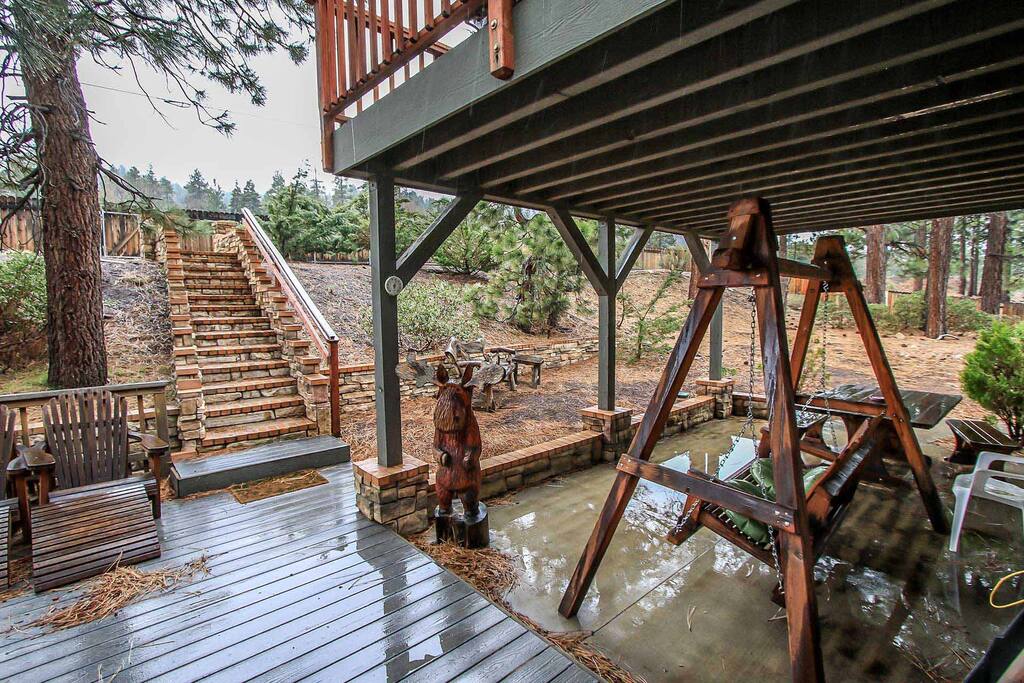 Back Lower Deck & Yard Area