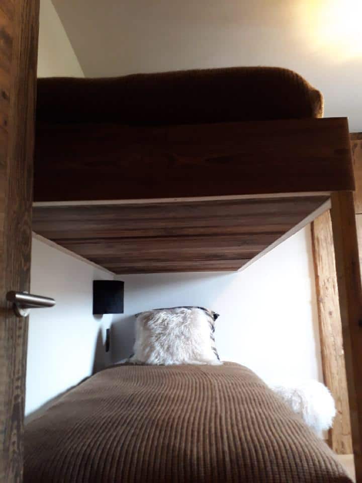 Საძინებელი1 ორსართულიანი საწოლი 