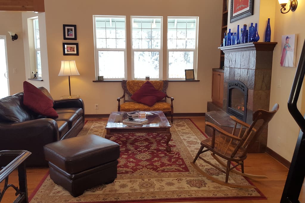 Spacious living room with fireplace