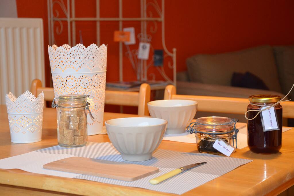 petit déjeuner, produit maison et liégeois à votre disposition
