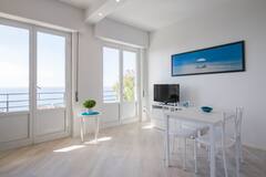 Cozy+studio+apartment+with+stunning+sea+view
