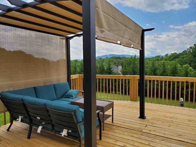 Asheville Luxury-Game Room_SPA_Sleeps 19_PETS gallery image 3