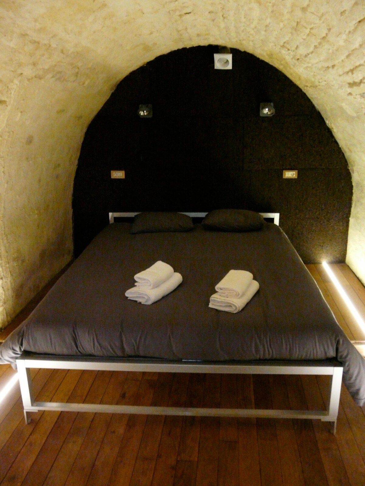 საძინებელი ოთახი 2 საოჯახო სასტუმრო 4 ადამიანი