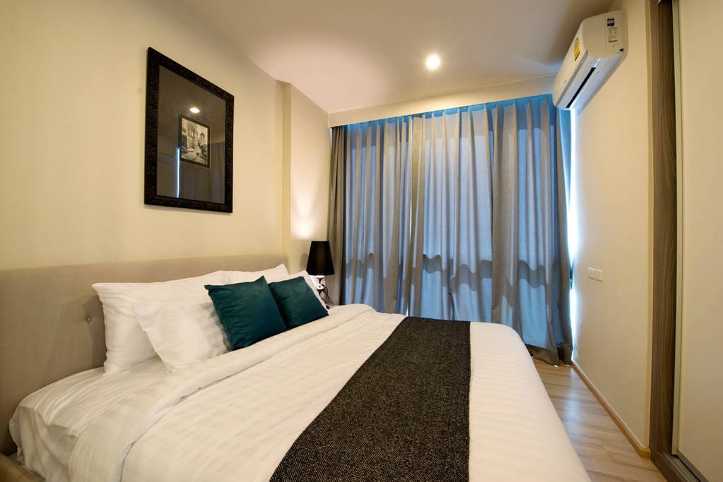 king-size bed