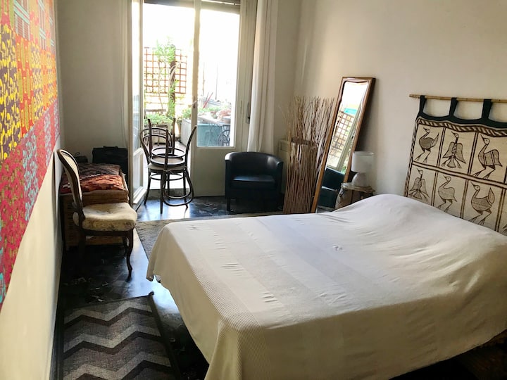 Chumba cha wageni, kitanda cha Kifaransa, upana wa sentimita 140