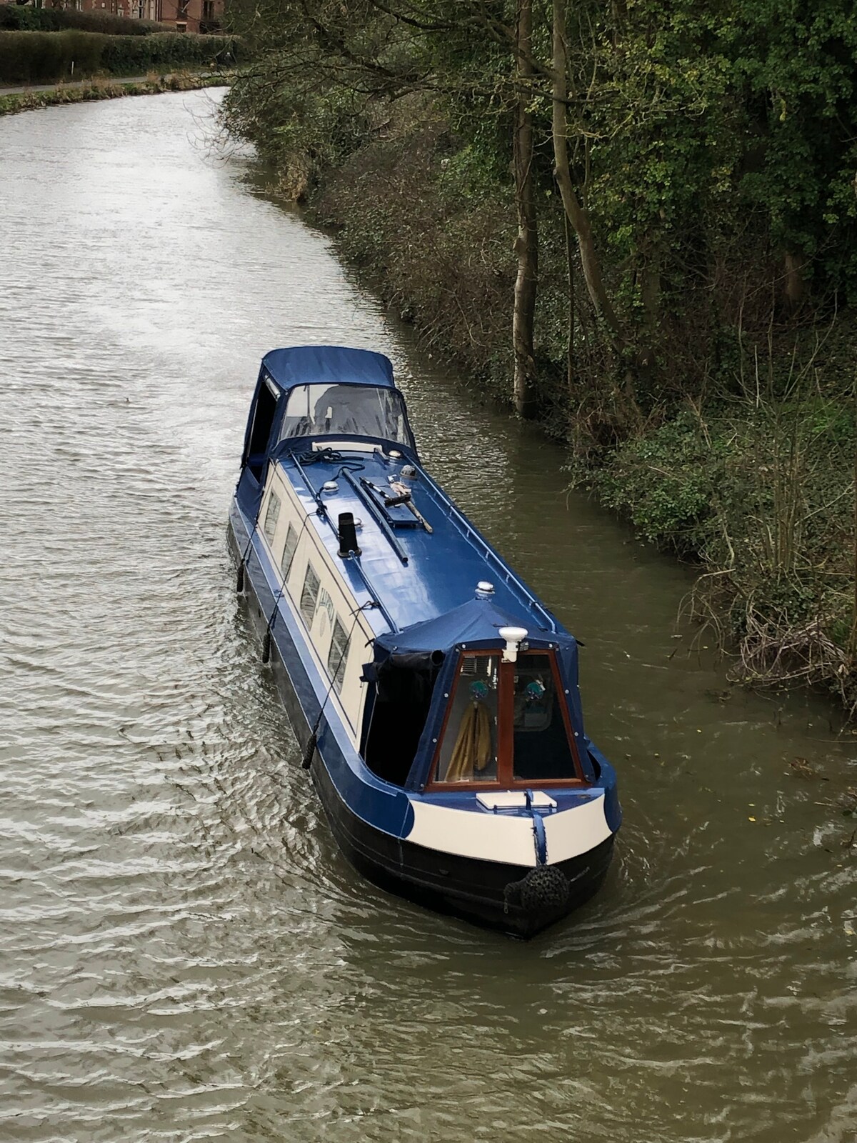 Charming 40ft Narrow Boat Ideal for Couples - Houseboats for Rent in ...