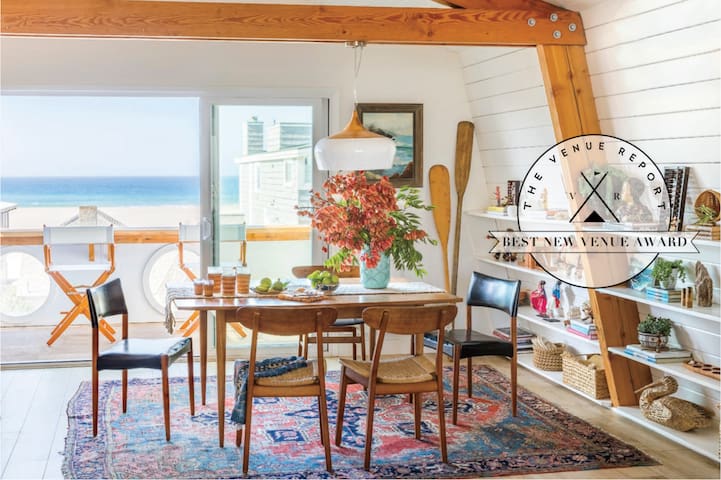 Clear Ocean & Island Views From The Beach Lodge