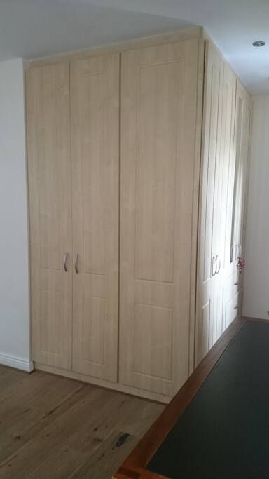 Double Wd, Master Bed + Ensuite with Jacuzzi Bath and Shower