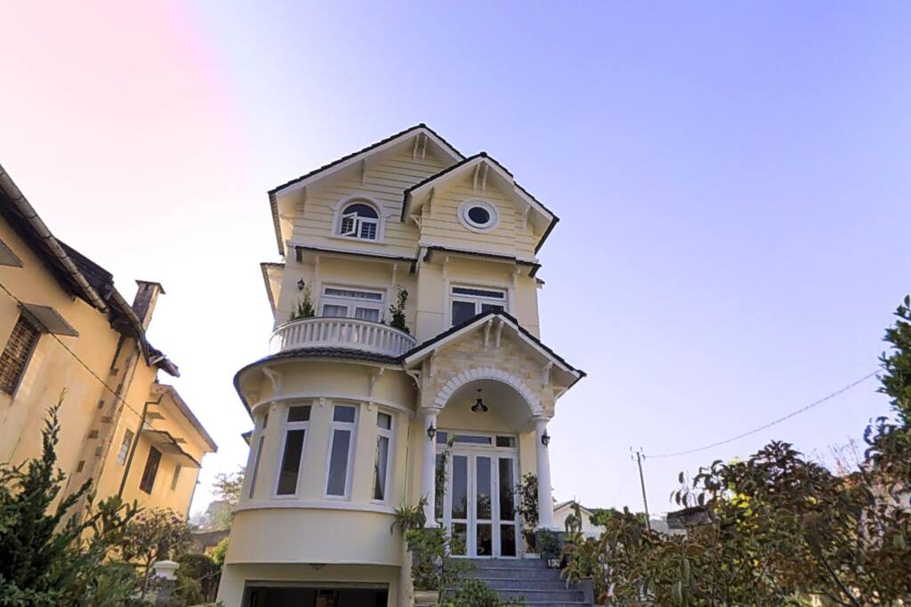 My lovely villa (toàn cảnh ngôi nhà)