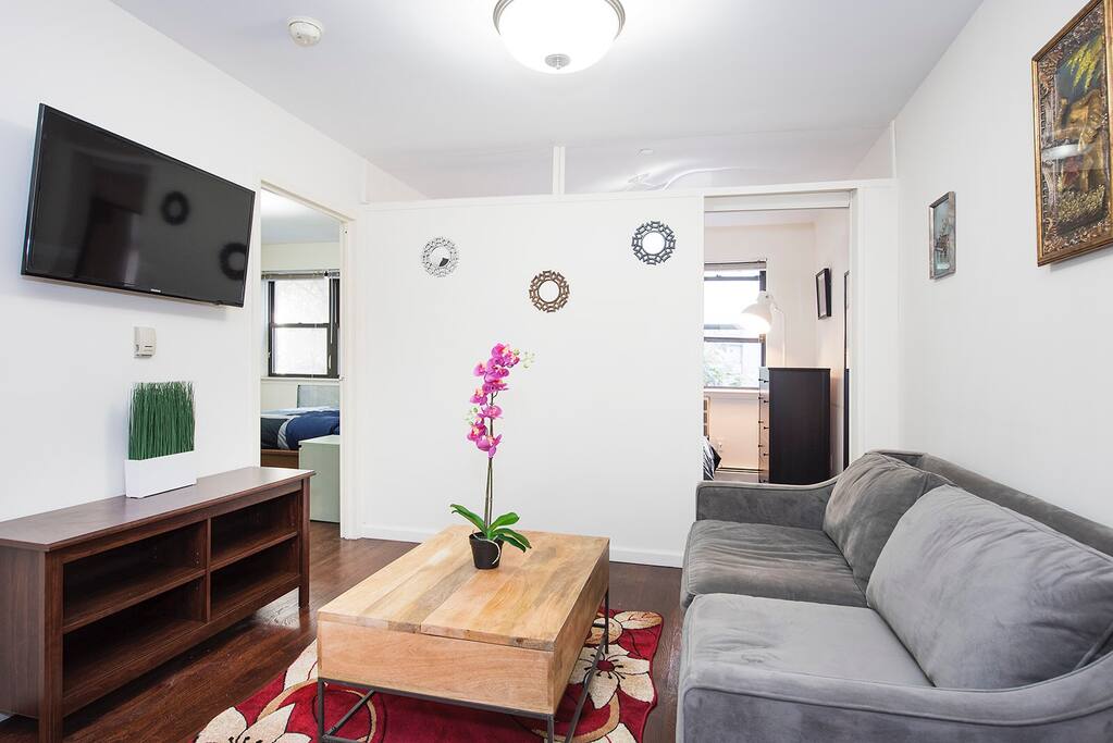 Living room complete with flatscreen television!