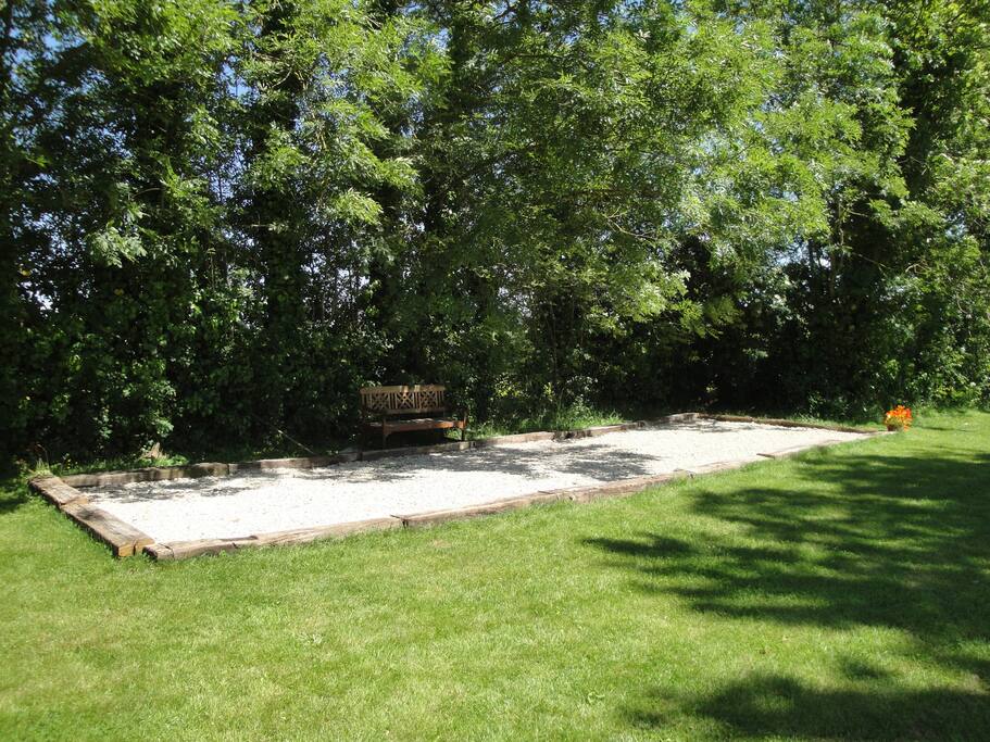 Le terrain de pétanque