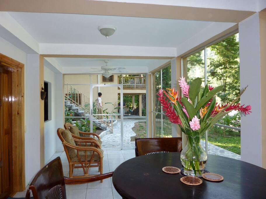 Screen porch