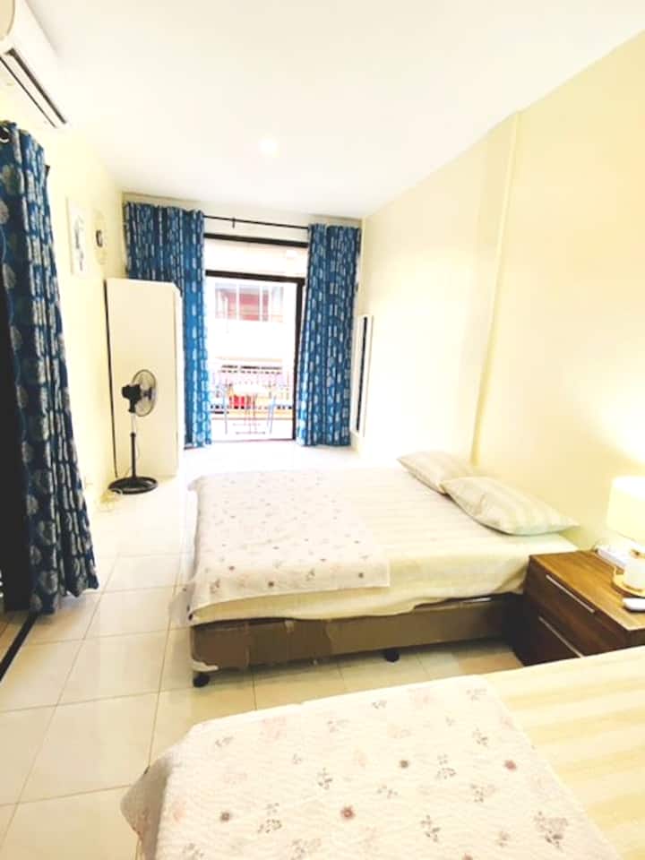 2 Beds (Double Size, Queen Size, Cabinet)