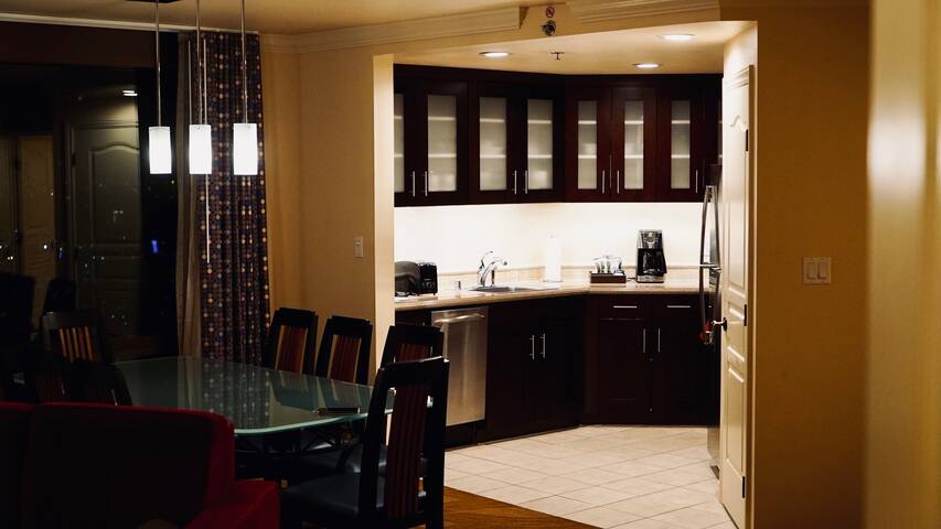 Luxury 2BR/2BA Penthouse Villa on Las Vegas Strip gallery image 2