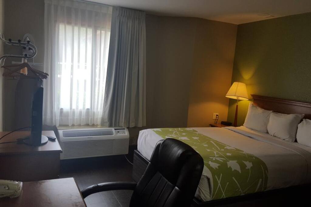 Queen Bedroom