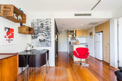 Central Neighbourhood Home with Striking City Views