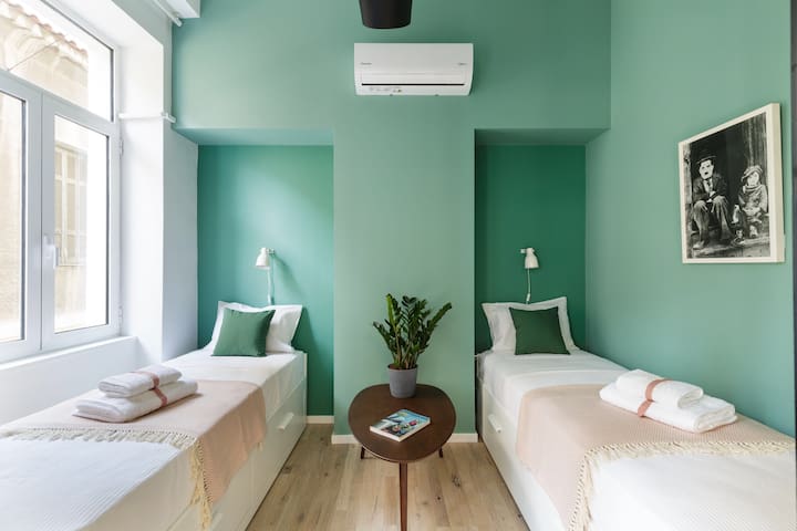 DOWNTOWN DESIGNER LOFT 1 – ACROPOLIS VIEW ROOFTOP gallery image 4