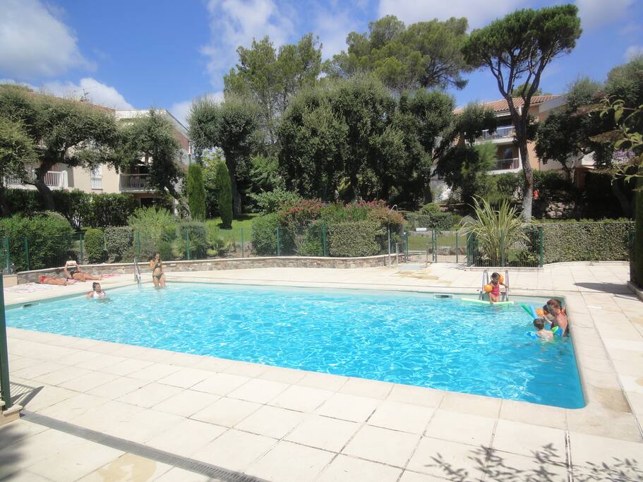 piscine de la résidence