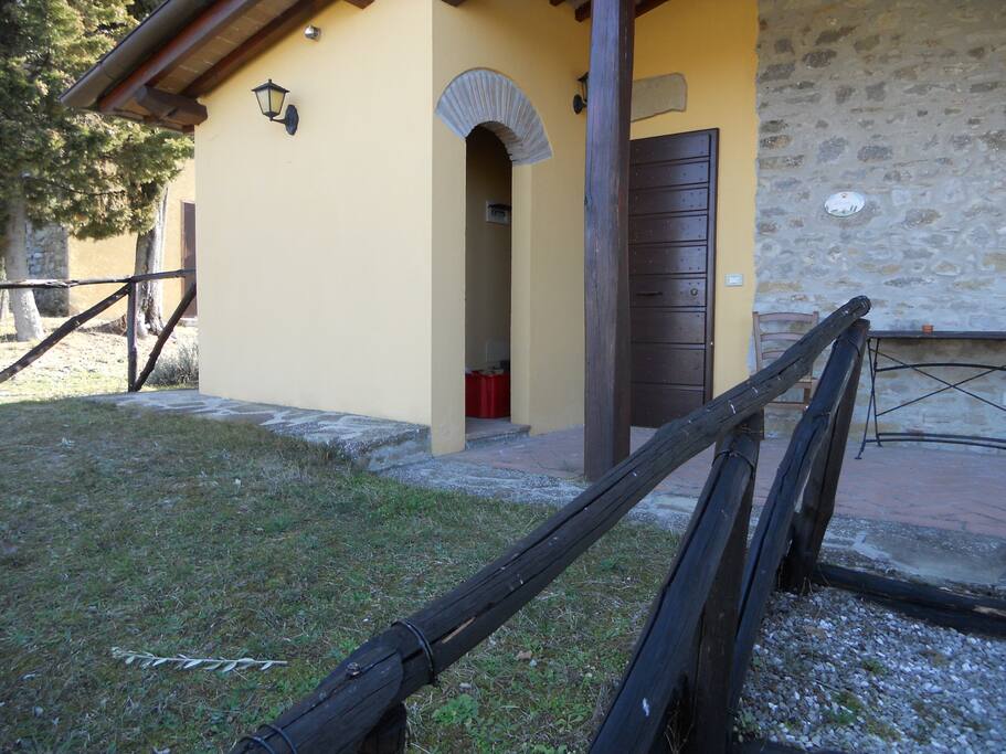 ingresso e giardino lato tramonto