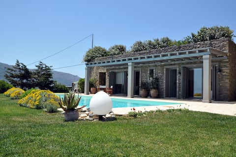 Villa Oliva - majestic views of Andros