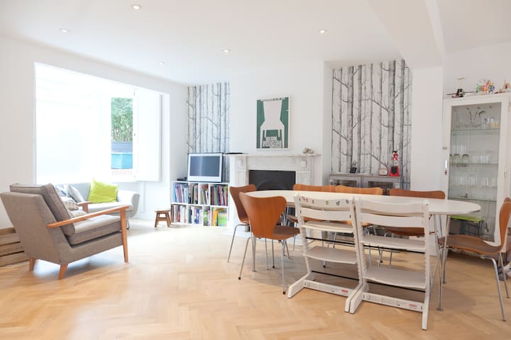 Lovely House Islington, Central Lon gallery image 2