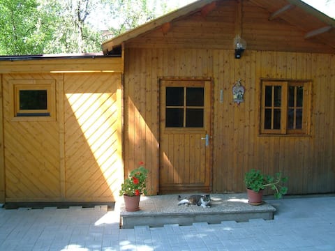 Erfolgreiche Airbnb-Immobilie: Gartenhaus Charly in Pörtschach Am Wörther See
