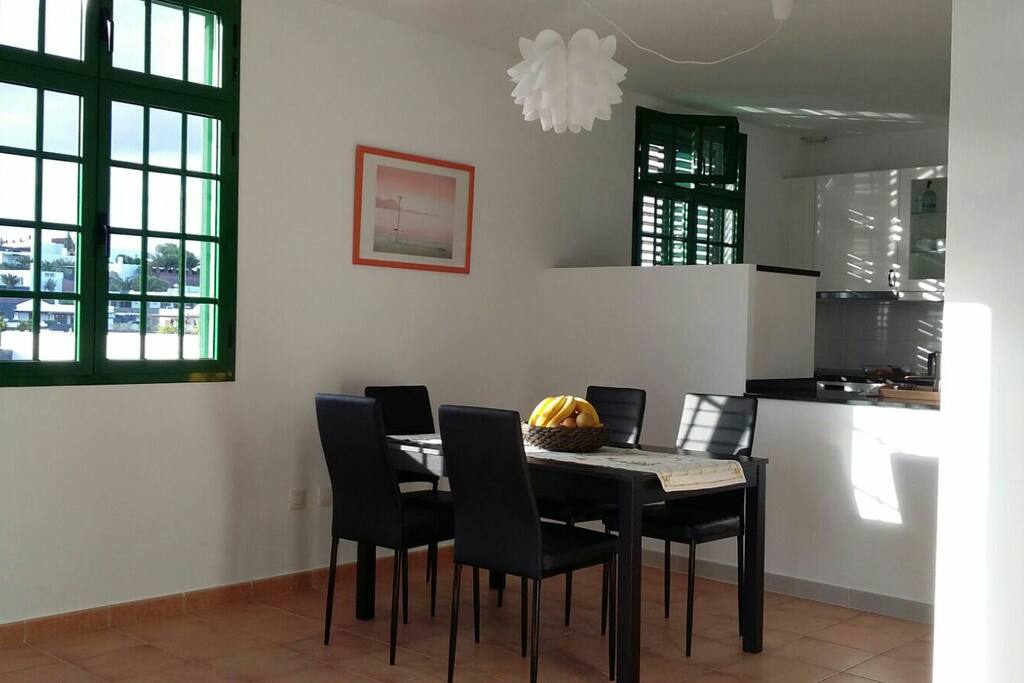 Salón y cocina/Open kitchen and living room