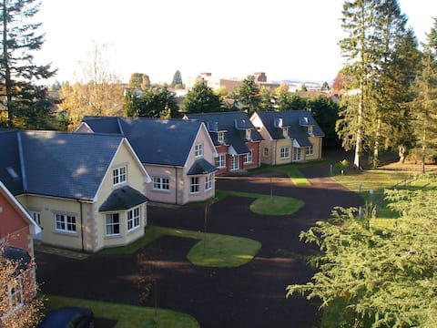 Altamount Villa - Now includes log fired hot tub!