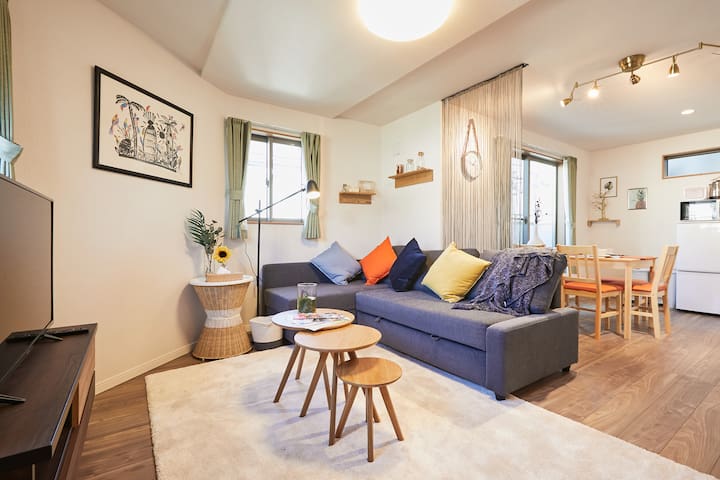 新宿まで直通で1分、渋谷に至近！和風！コインランドリー、bar、Supermarketあり！