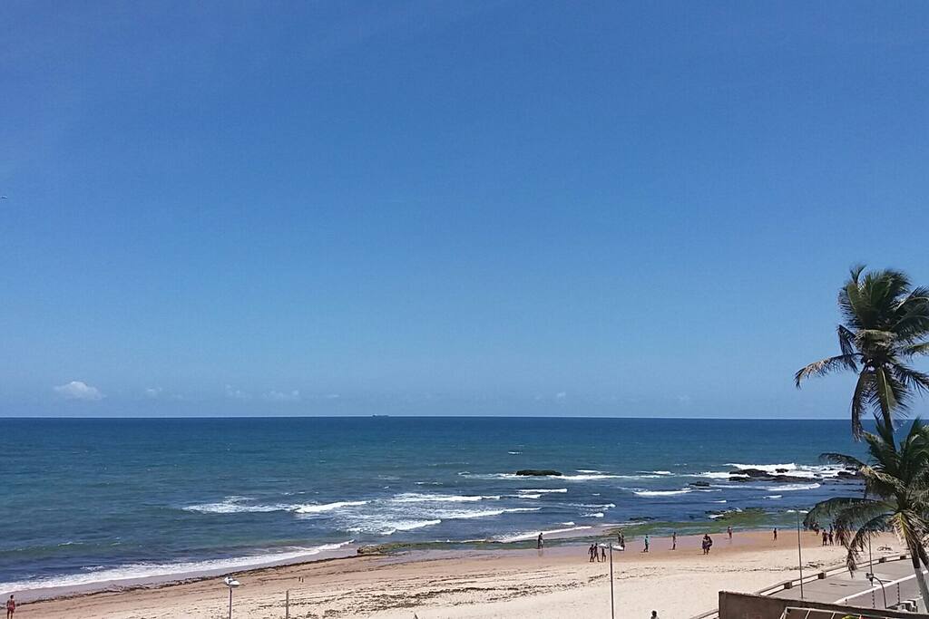 Vista lateral da praia de Amaralina
