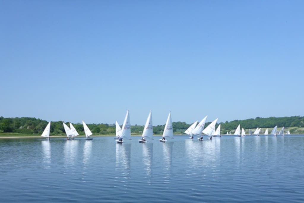 Find Ogston Sailing Club on the West Bank