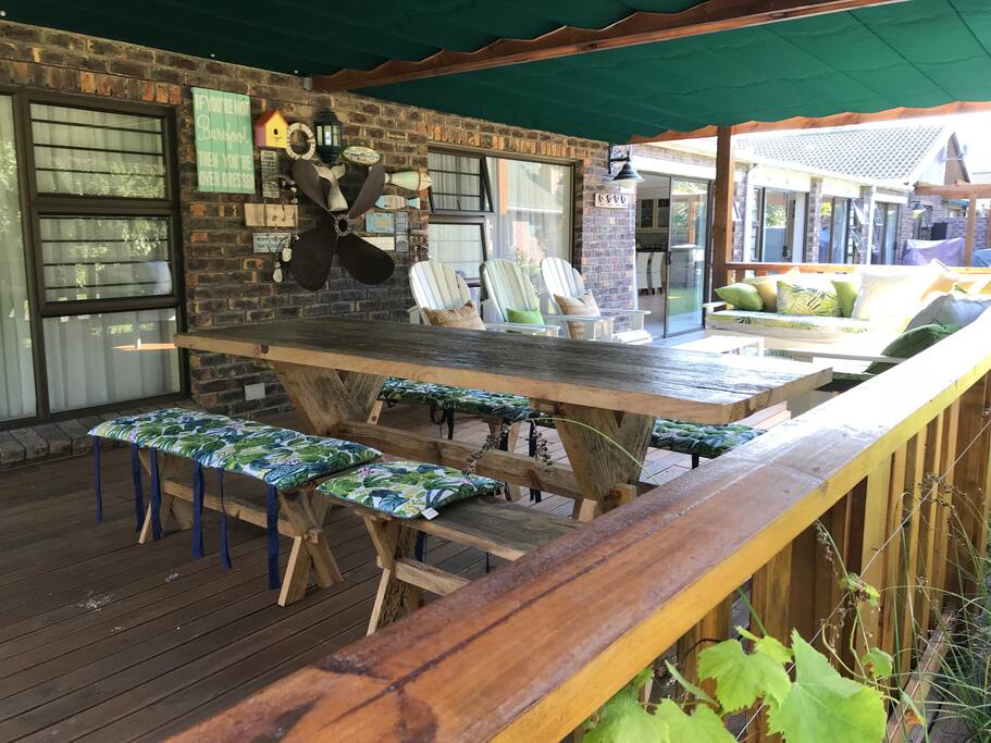 10 seater table