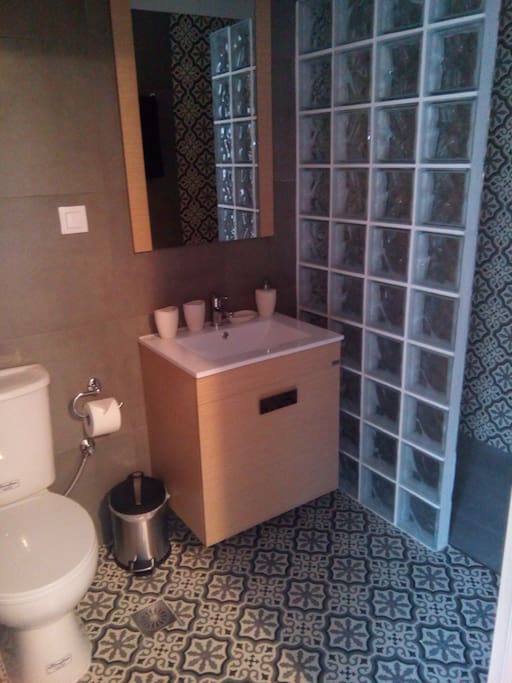 Bathroom Room 2