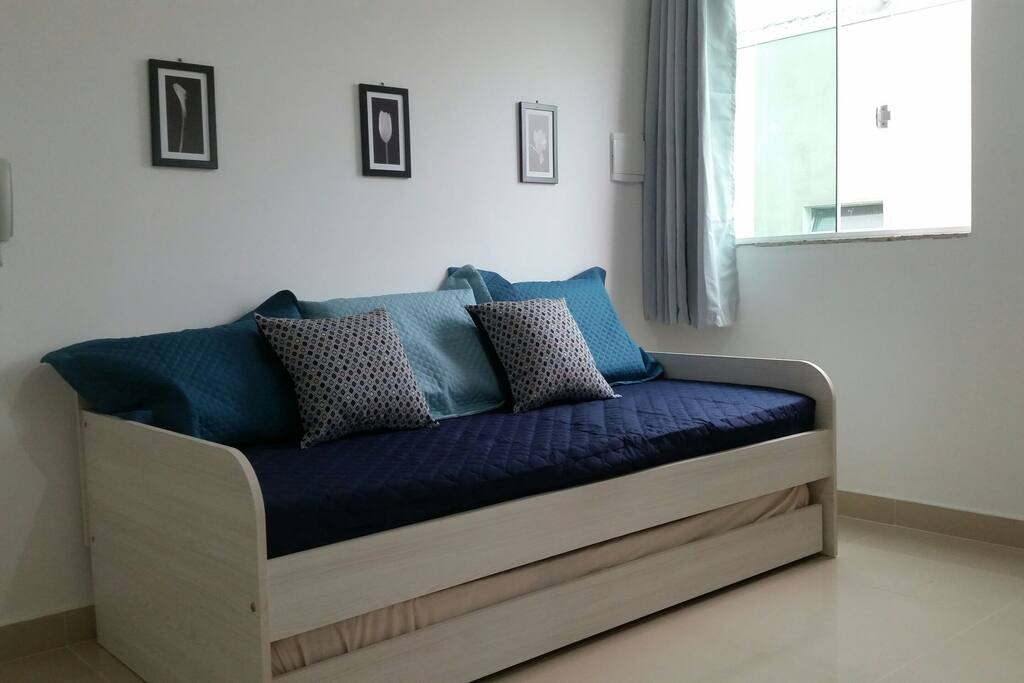 na sala, cortinas com black out de tecido