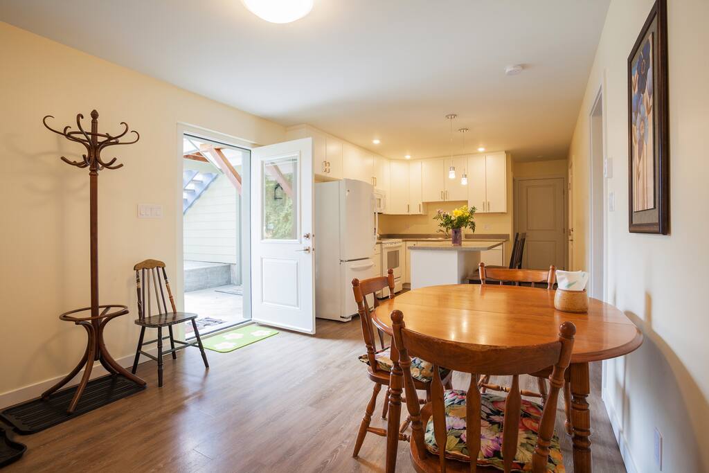 Dining room and entryway