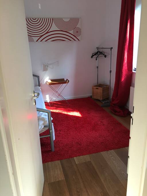 1st Sleeping Room with one Bed