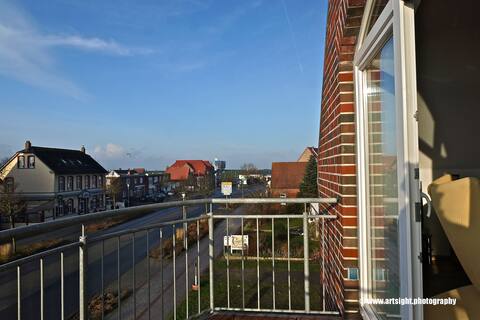 Central & Cozy DG-FeWo with sea view balcony