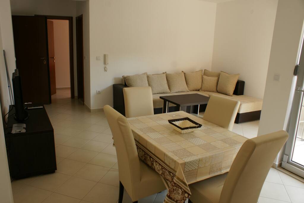 Seating and dinning area