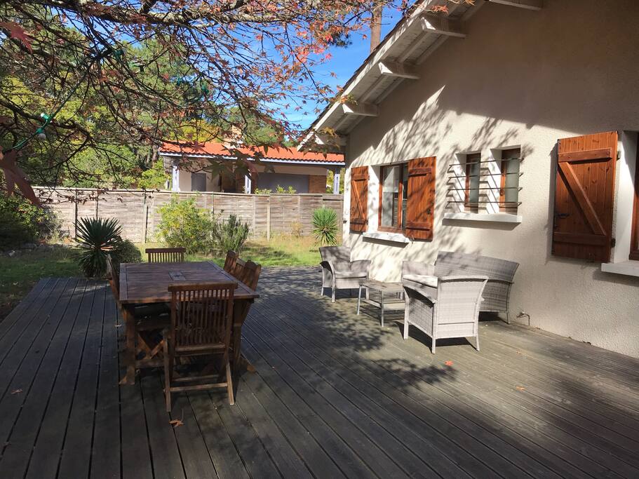 Terrasse avec vue sur la forêt