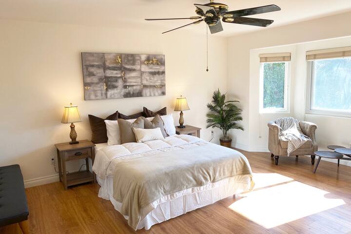 ♡ 緊鄰高爾夫球場 ♡ 優美後院 絕佳景觀 12分鐘 抵達大道 gallery image 5