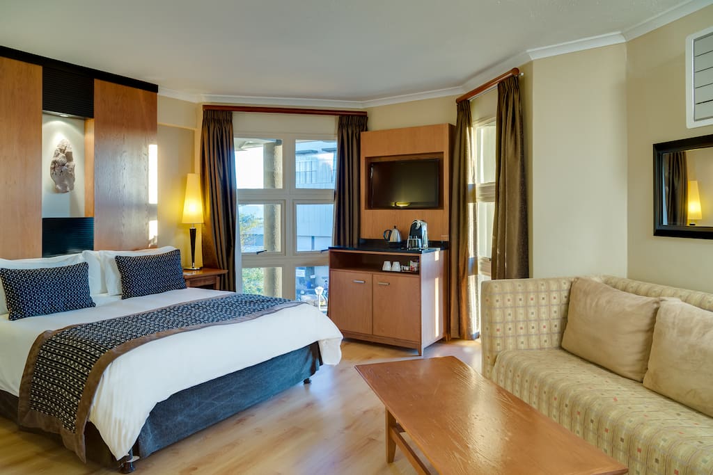 Standard Queen Room