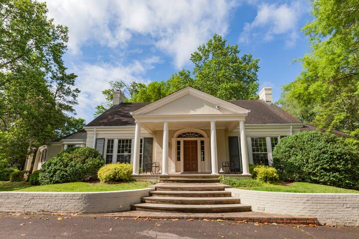 $4M – 9,000ft Belle Meade Estate w/ Pool gallery image 3