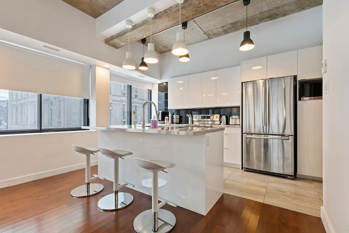 mtlFlats – Modern apartment | Free parking | Metro gallery image 5