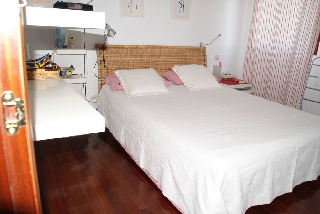 DORMITORIO PRINCIPAL CON VESTIDOR