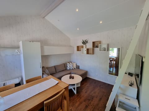 Top Airbnb: Guest house with pool access in Härryda